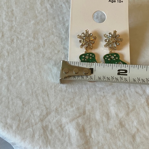 GAP: Green/Gold Tone Mitten  Earrings- Snowflakes- Christmas - Picture 11 of 13